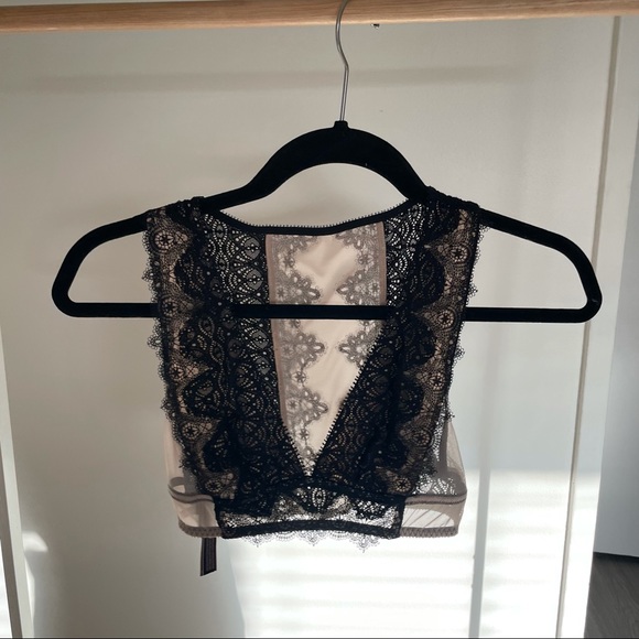 Victoria’s Secret lace top - Picture 1 of 2